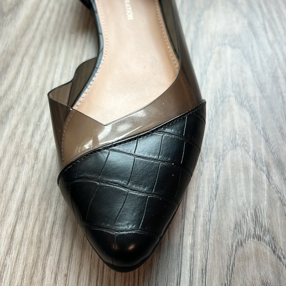 Under $20 bogo 50% off. BCBG D'Orsay black pointy toe flat. Size 6. - Picture 3 of 4
